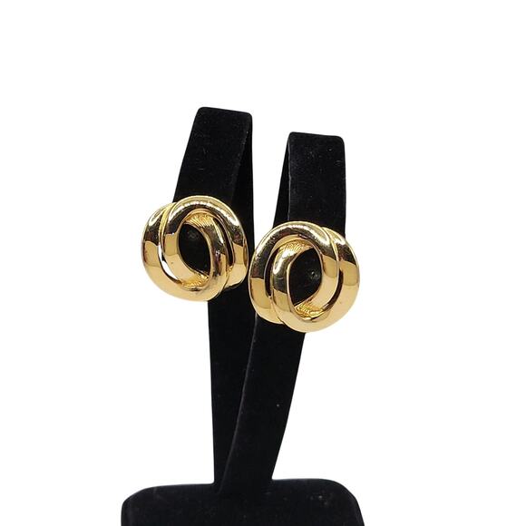 Vintage Monet Gold Tone Interlocking Knot Clip On Earrings 1980s - Picture 1 of 6